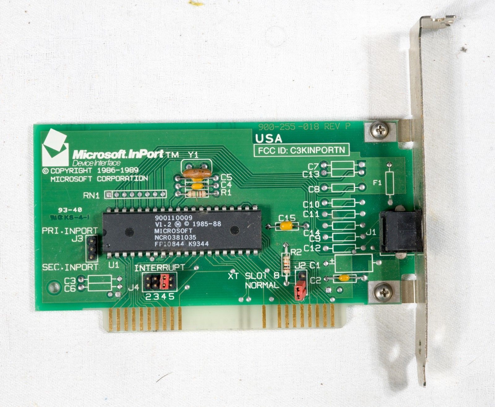 The front side of the bus mouse InPort ISA card with Mini-DIN-9 connector